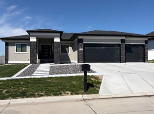 3109 Lakeview Ave, Hastings, NE 68901