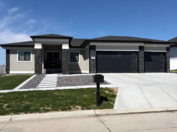 3109 Lakeview Ave, Hastings, NE 68901