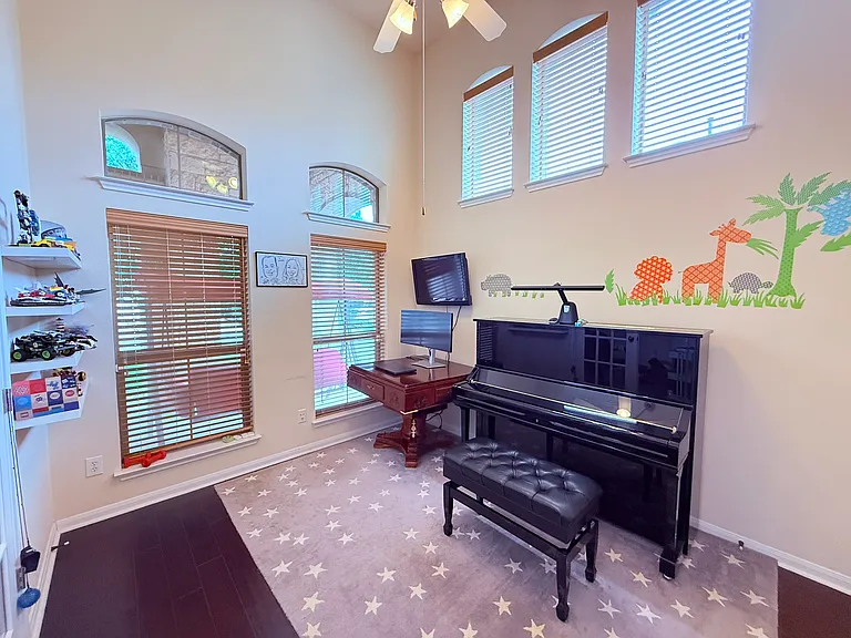 10804 Cap Stone Dr — Photo 3