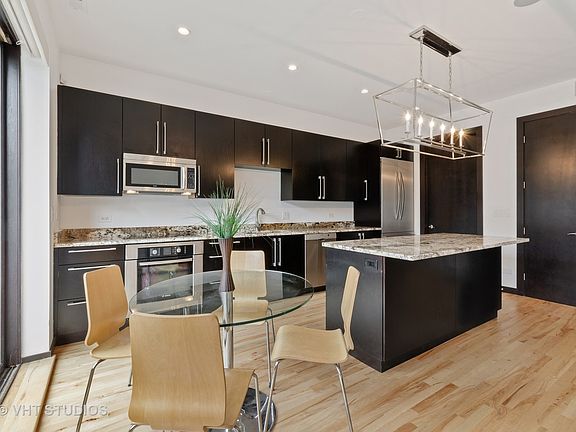 4th image of 2130 W North Ave APT 202