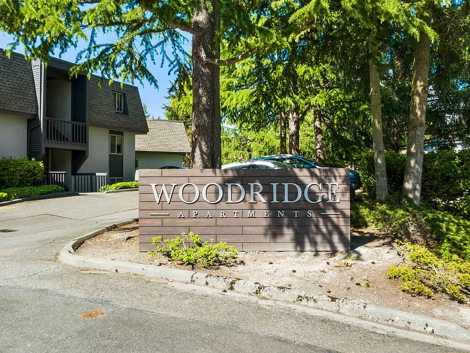 Woodridge Apartments