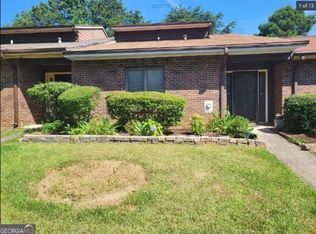 1481 Stoneleigh Cir, Stone Mountain, GA 30088