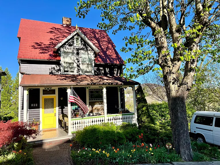 125 Madison Pl — Photo 3