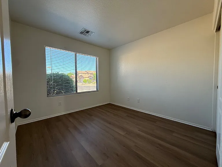 8202 S 47th Ave — Photo 26