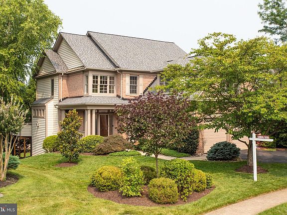 4th image of 1490 Broadstone Pl