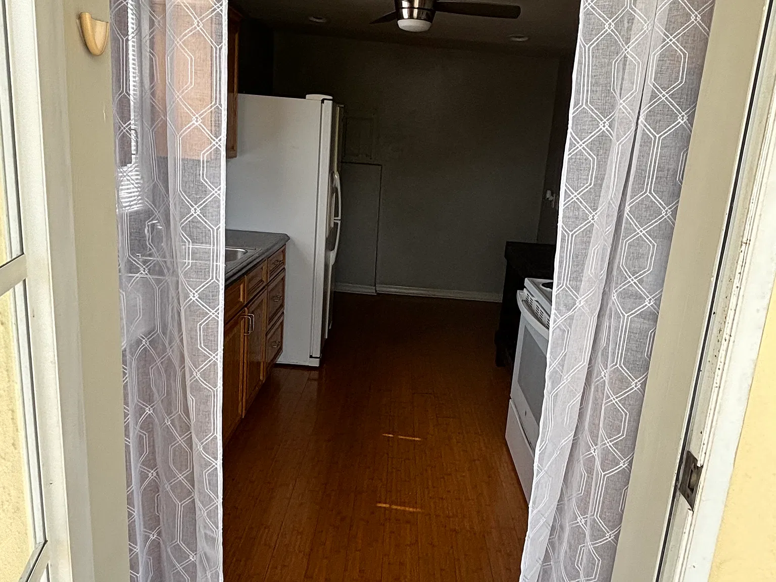 1 bed, 1.5 bath, 800 sqft, $1,450 — Photo 2