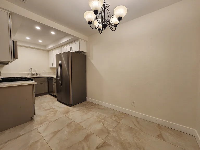 408 Burchett St #6 — Photo 4