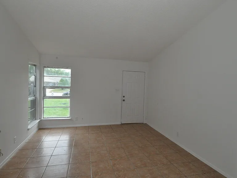 10612 Topperwein Dr #B — Photo 7