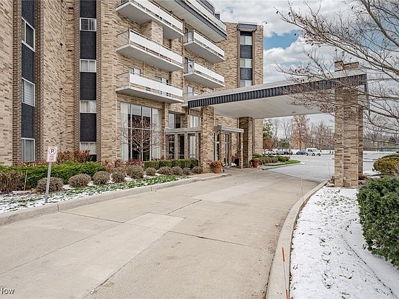 2nd image of 2112 Acacia Park Dr APT 611