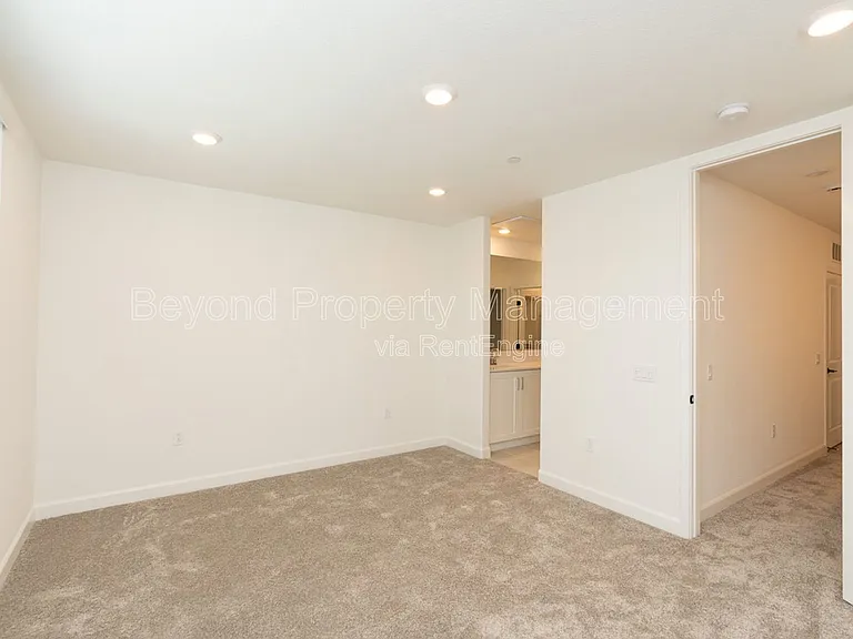 2126 Senita Dr — Photo 16