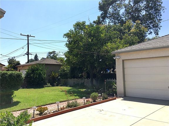 3rd image of 7371 Lindsey Ave