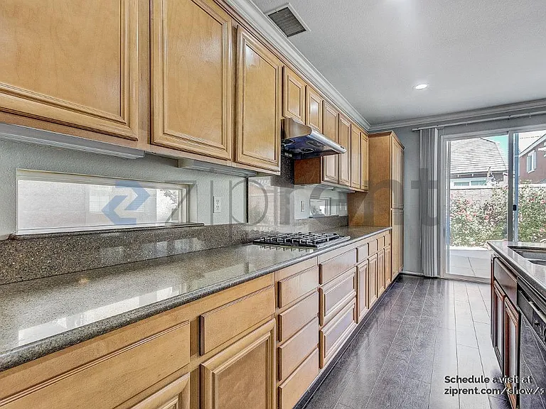 15739 Approach Ave — Photo 2