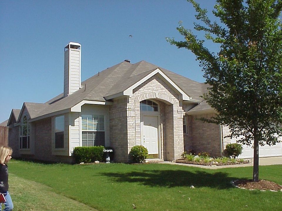 1st image of 2212 Wisteria Way