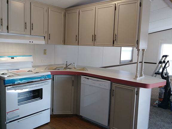 4th image of 1128 Brookshire Dr