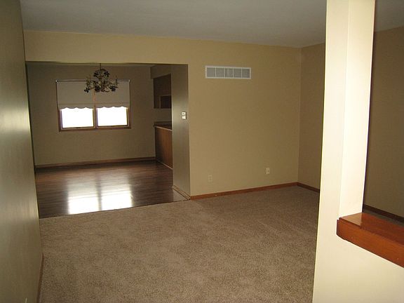 Living room/dining room