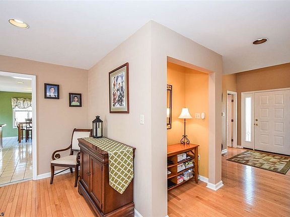 5th image of 1003 Caralena Ct