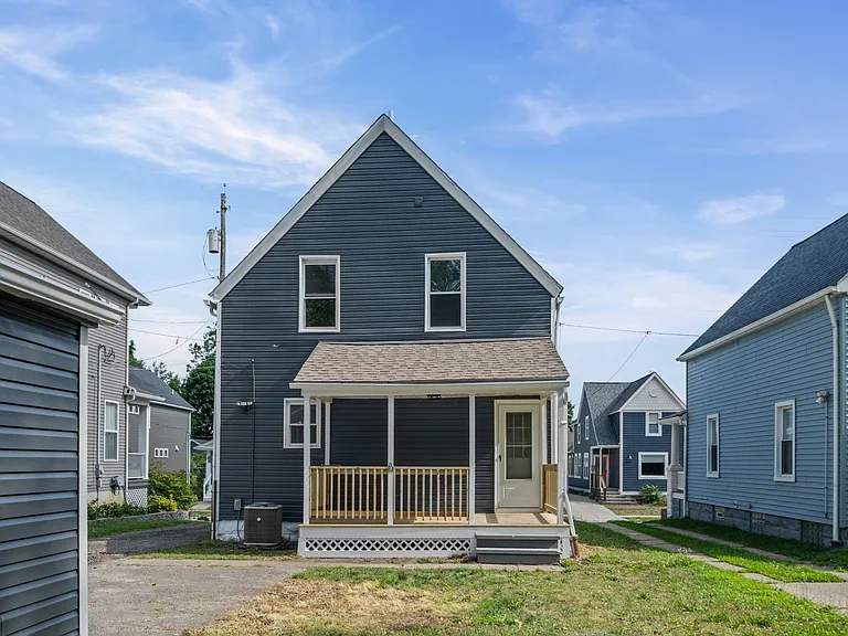 12028 Wade Park Ave — Photo 37