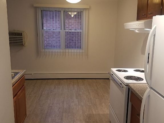 3rd image of 2353 W Jarvis Ave APT 2J