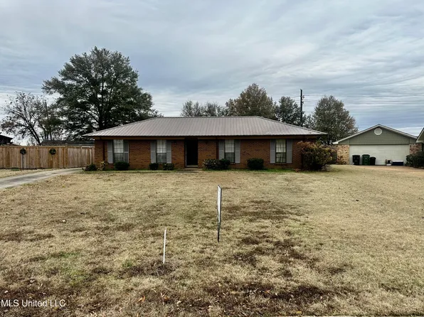 2003 Baxter Ave, Greenwood, MS 38930