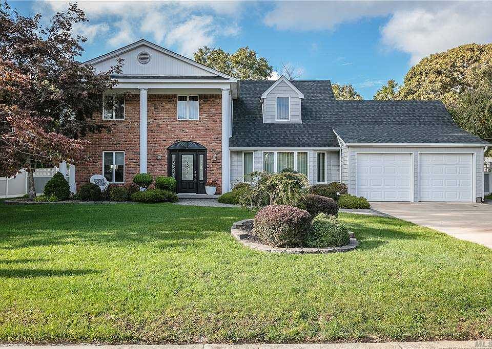 1st image of 39 Hyde Ln
