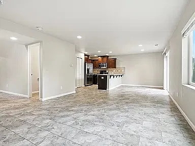 4 bed, 1866 sqft, $2,900 — Photo 3