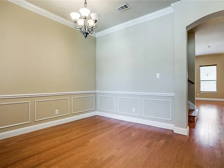 8613 Empire Blvd — Photo 3