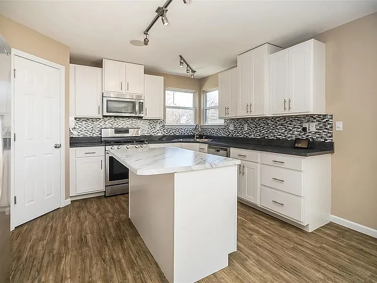 1304 Mason Grove Dr — Photo 14