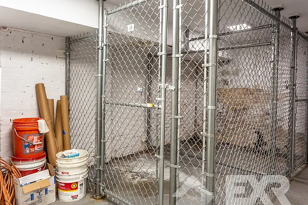 Rented by EXR | media 54