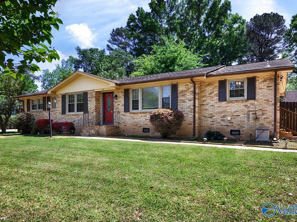 1st image of 523 Harolds Dr NW