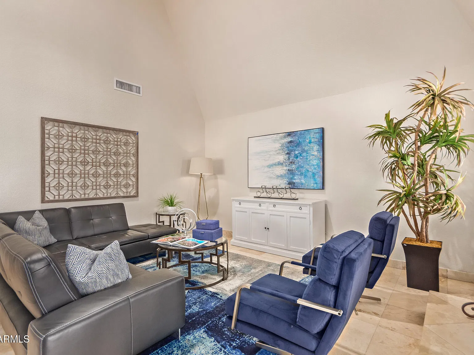 3 bed, 2.0 bath, 1788 sqft, $3,700 — Photo 3