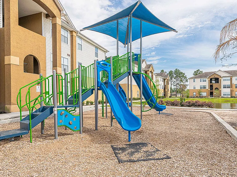 Pinewood Apartments — Photo 12