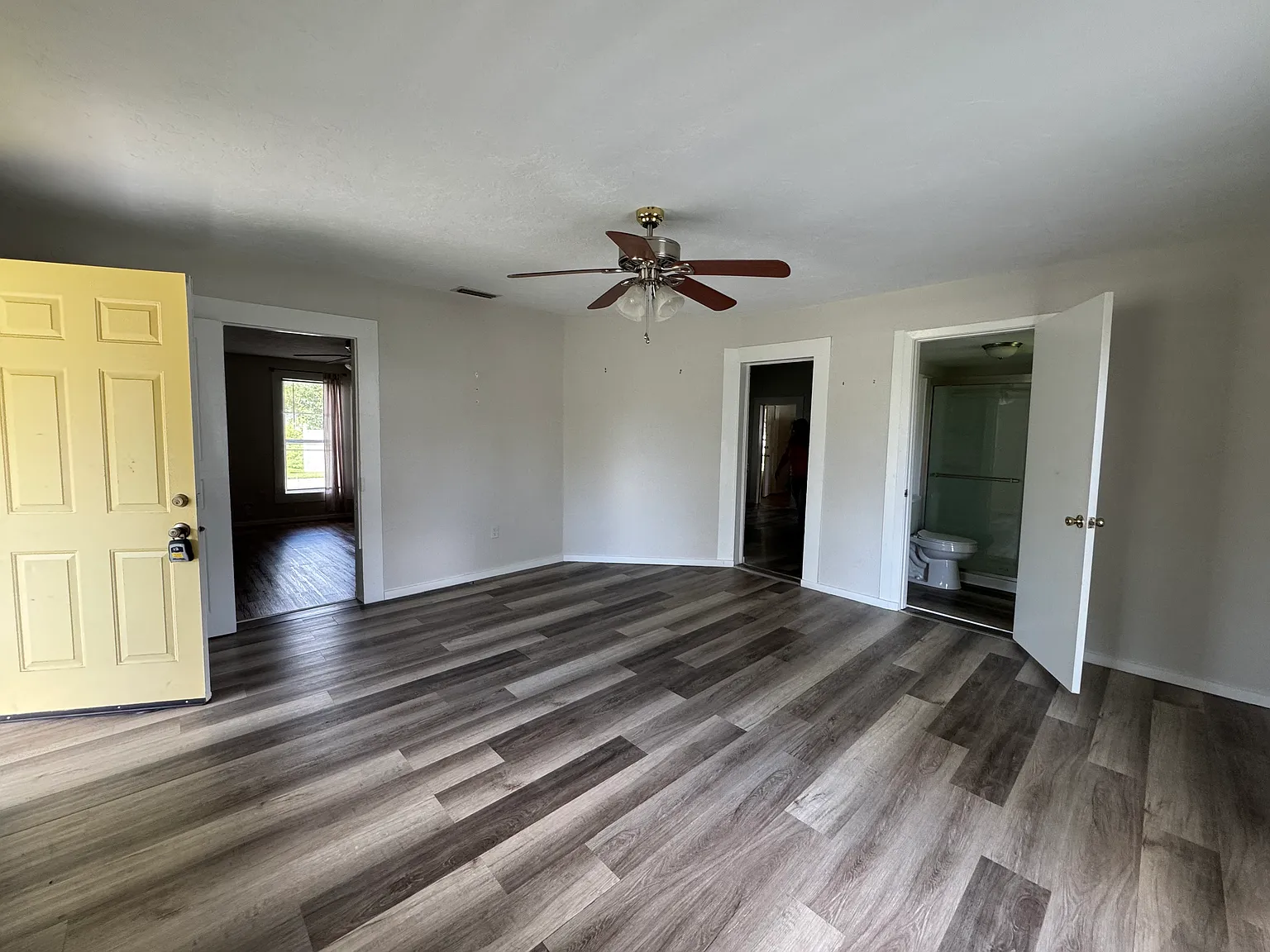 2 bed, 1170 sqft, $1,300 — Photo 3