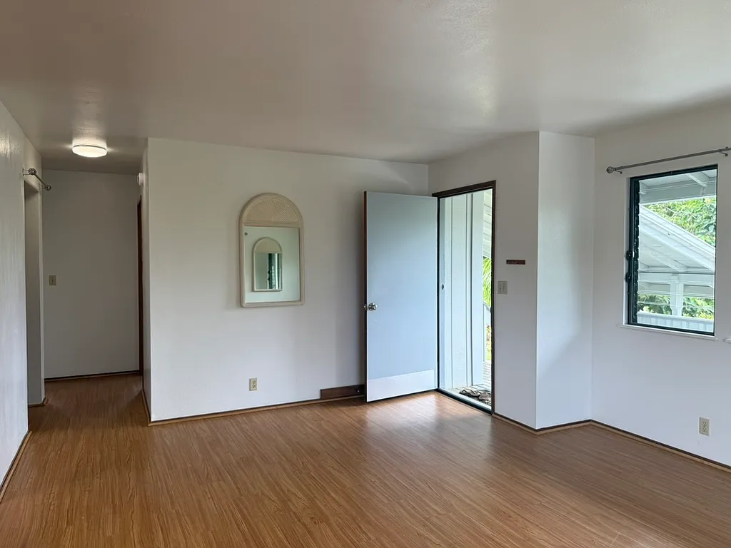 2 bed, 950 sqft, $3,700 — Photo 3