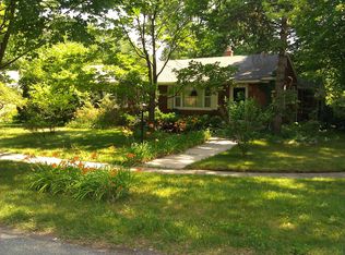 15606 Stamford St, Livonia, MI 48154