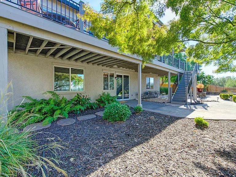 7029 Pembroke Way — Photo 87