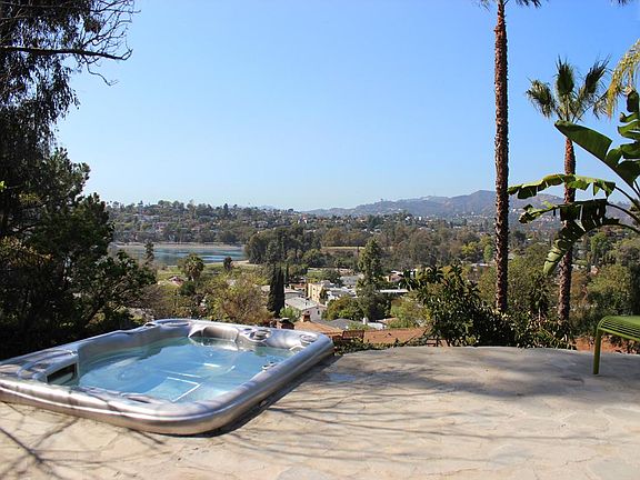 3rd image of 2303 Hidalgo Ave #B