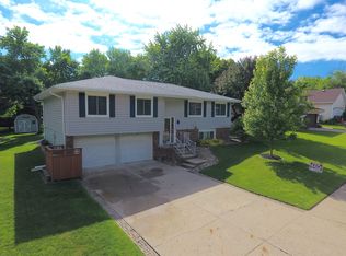 4320 98th St, Urbandale, IA 50322