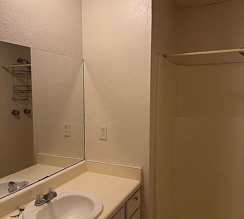 Master Bath w/shower