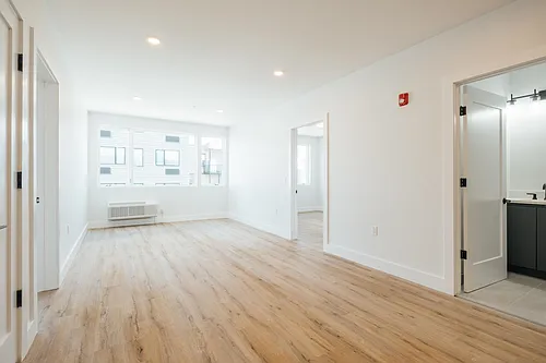 67 Dr Martin L King Blvd #302 Photo 1
