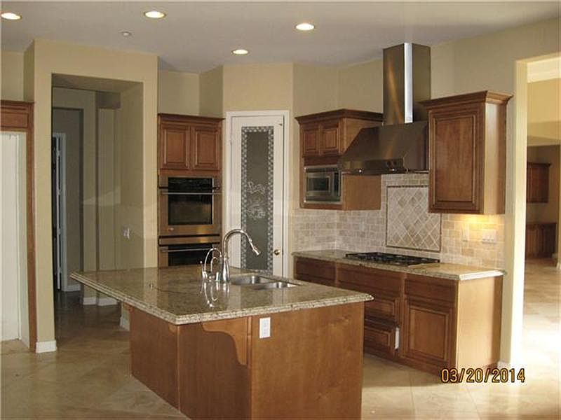 2nd image of 14785 Interlachen Ter