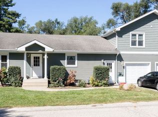 402 Northlake Rd, Lakemoor, IL 60051