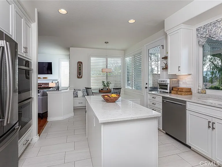 15464 Borges Dr — Photo 30