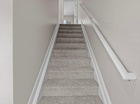 lexington-kentucky-446956486 picture