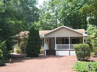 16 Edgewood Dr photo 1