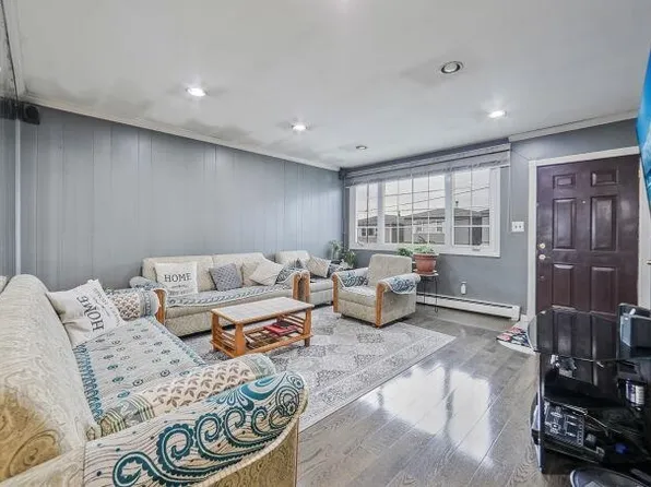 46 Western Avenue image 8 of 36