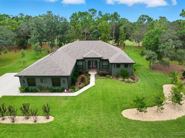 27 Woodfield Cir, Homosassa, FL 34446