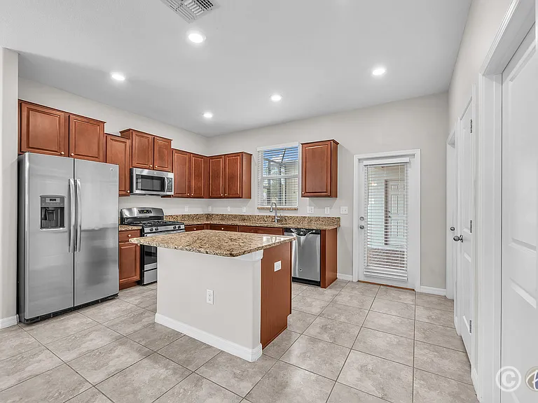 7325 Parkshore Dr — Photo 9