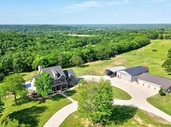 37905 E Round Prairie Rd, Oak Grove, MO 64075