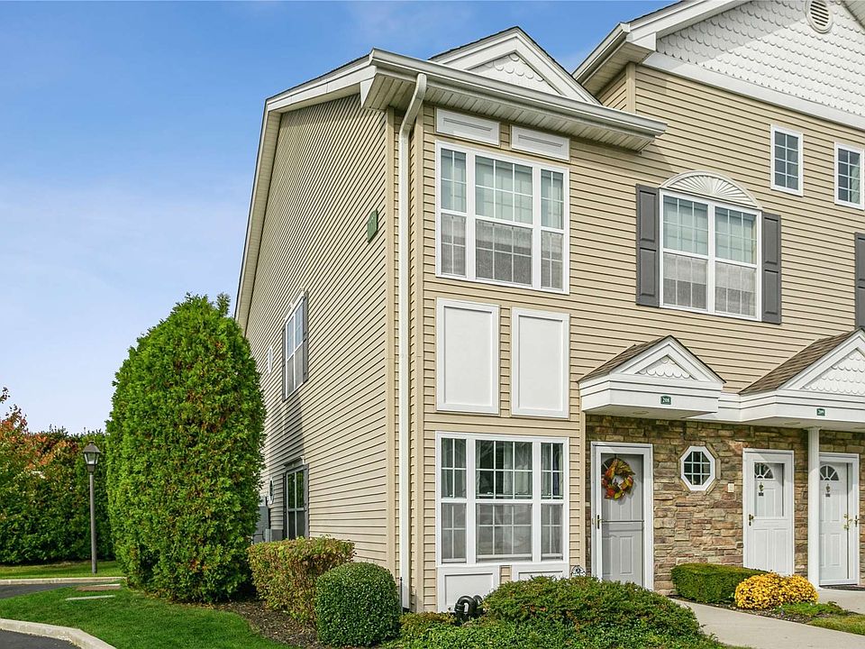2nd image of 208 Spring Dr Unit 208