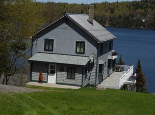 1401 Diamond Pond Rd, Stewartstown, NH 03576